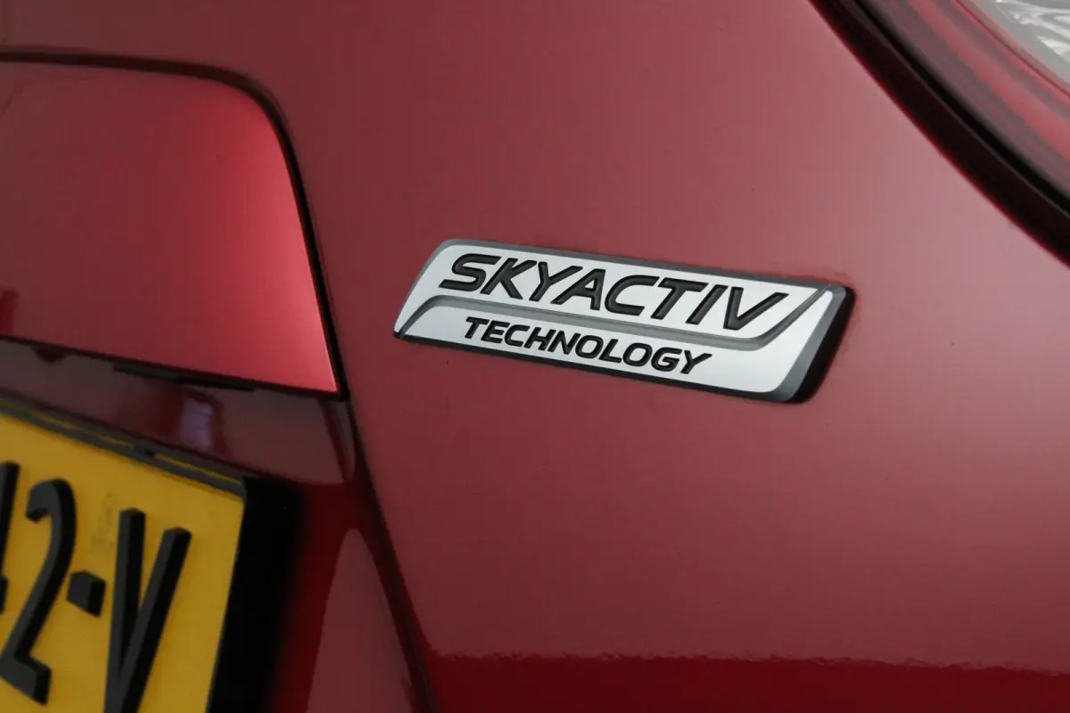2.0 SkyActiv-G 165 GT-M Line 2WD > Trekhaak/Camera/Leer/Bose
