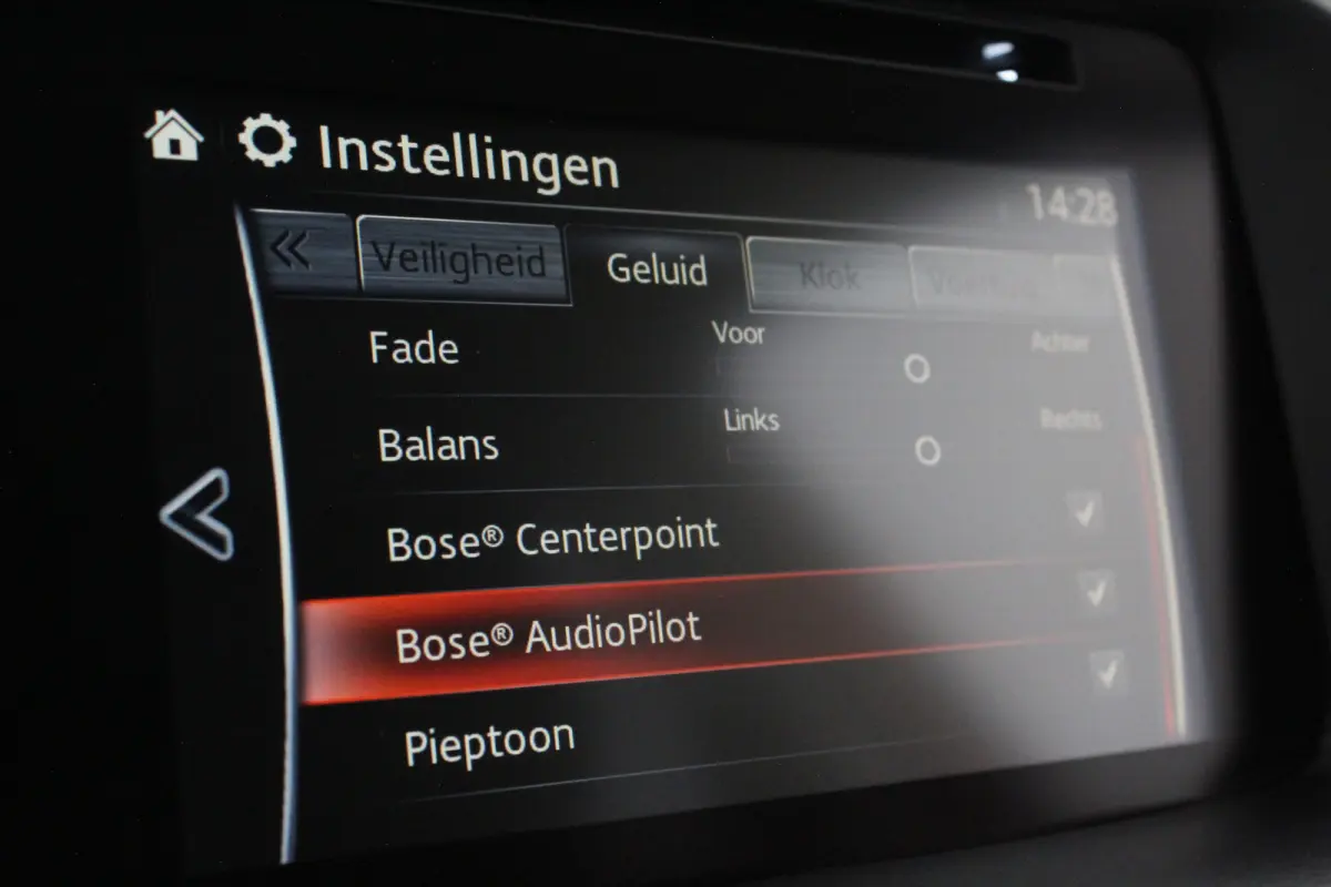 2.0 SkyActiv-G 165 GT-M Line 2WD > Trekhaak/Camera/Leer/Bose