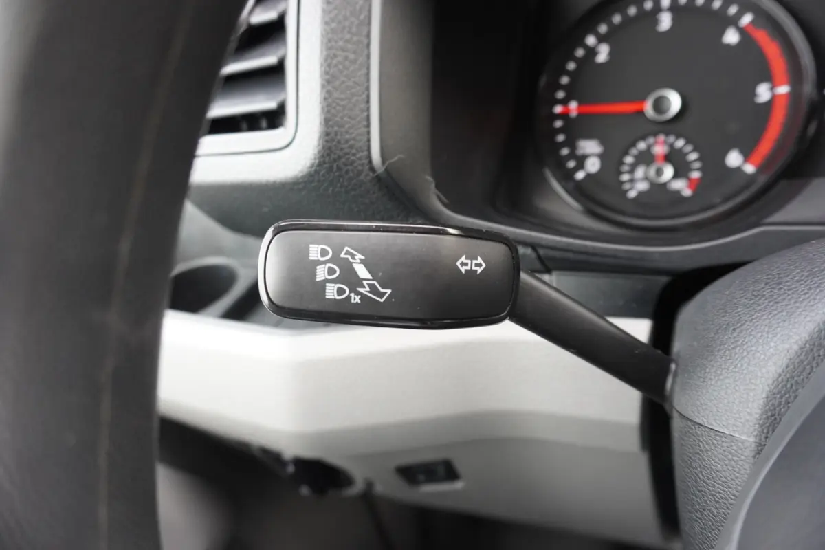 140pk L3H3/L2H2 Navigatie Airco Apple Carplay Imperiaal Werkplaats inrichting 3-Zits