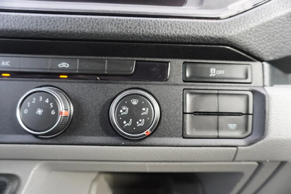 140pk L3H3/L2H2 Navigatie Airco Apple Carplay Imperiaal Werkplaats inrichting 3-Zits