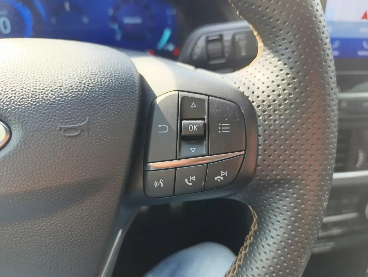 1.0 EcoBoost ST-Line X Gold Edition | Adaptieve Cruise | Stoel/stuur voorruitverwarming | Dodehoekdetectie | Camera | B&O Audio | PDC V+A | Dealeronderhouden