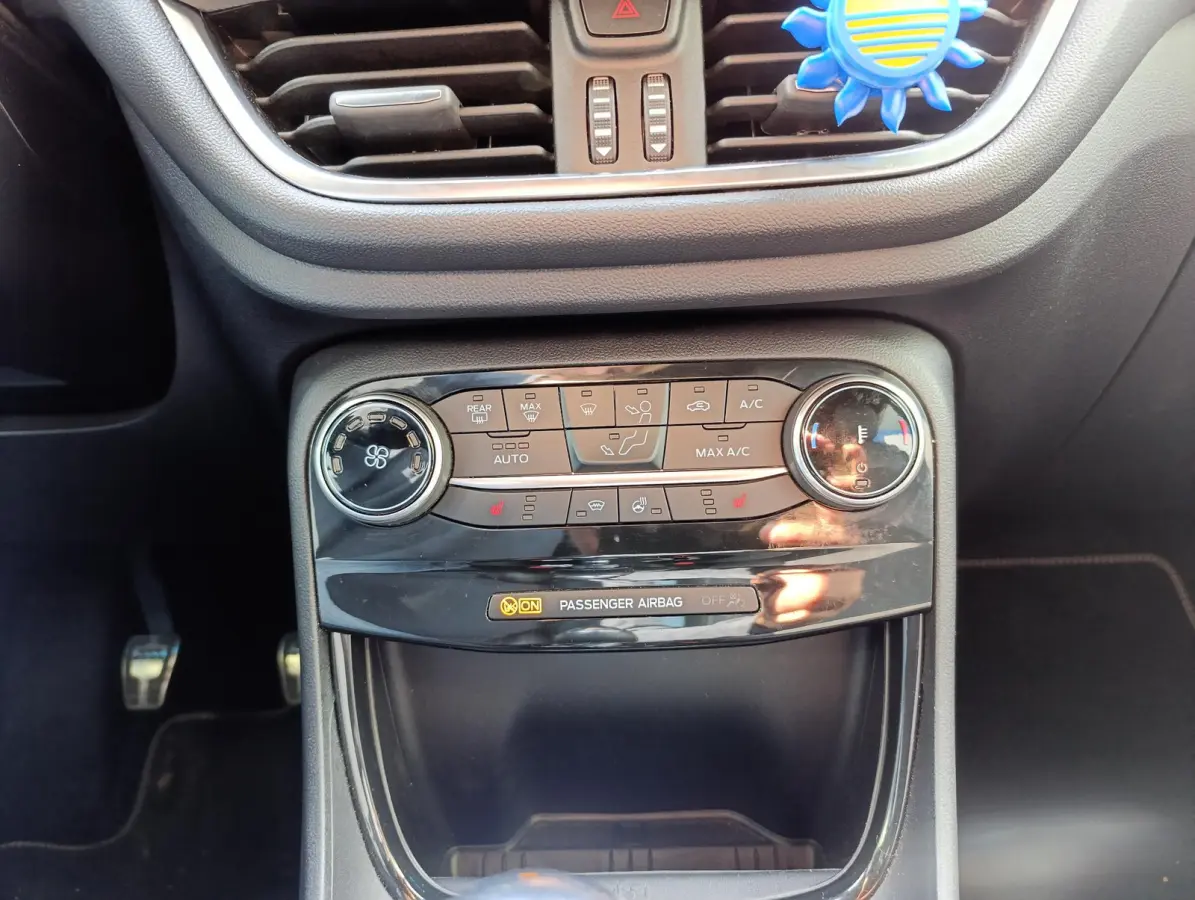 1.0 EcoBoost ST-Line X Gold Edition | Adaptieve Cruise | Stoel/stuur voorruitverwarming | Dodehoekdetectie | Camera | B&O Audio | PDC V+A | Dealeronderhouden