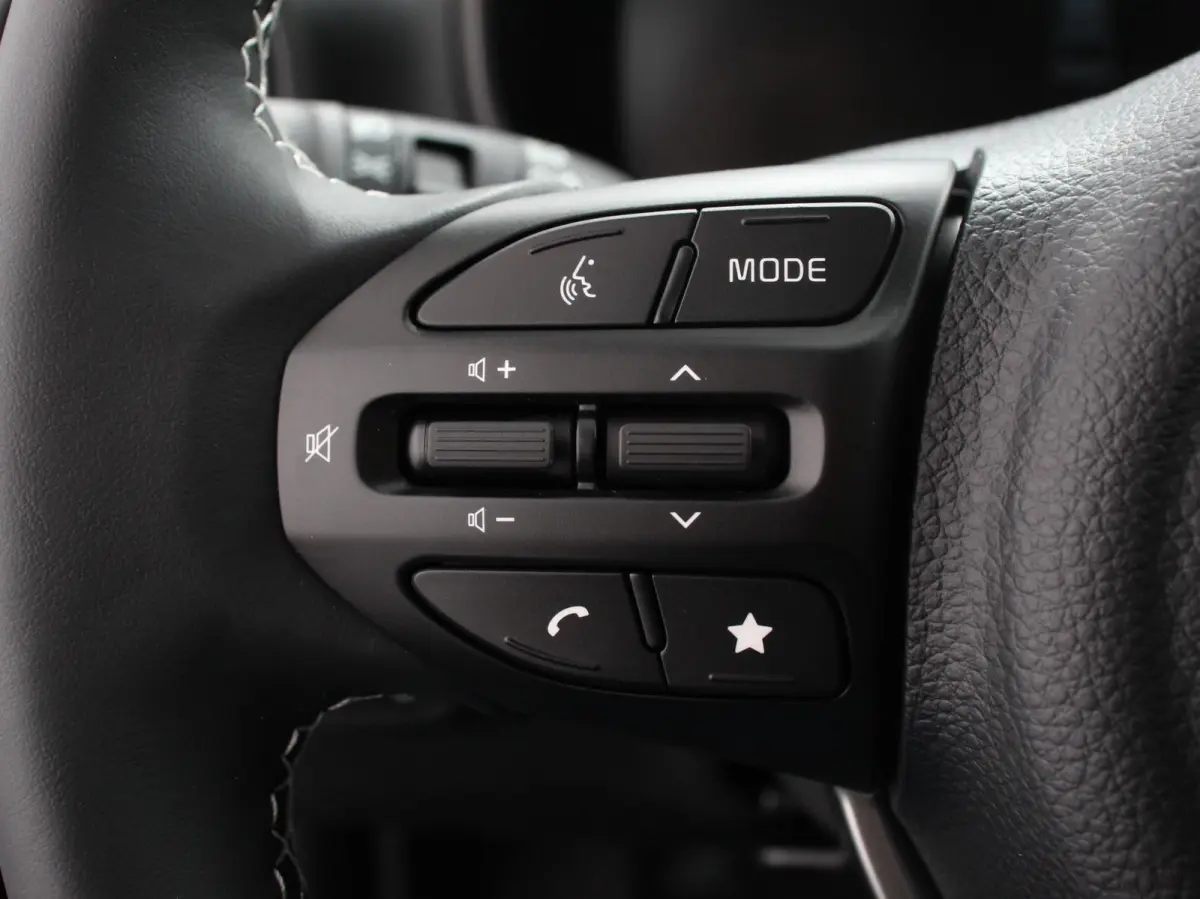 1.0 DPI DynamicLine Automaat Navigatie Apple Carplay/Android auto Airco Camera DAB Bluetooth