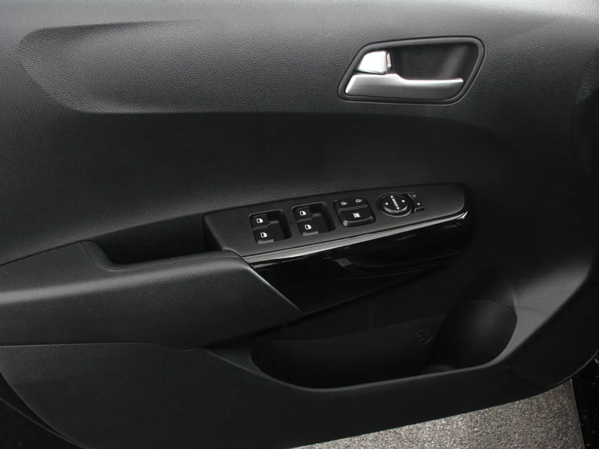 1.0 DPI DynamicLine Automaat Navigatie Apple Carplay/Android auto Airco Camera DAB Bluetooth