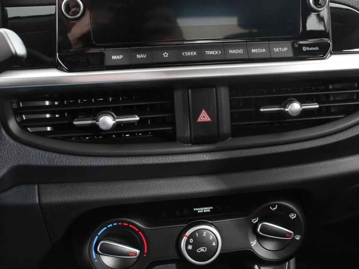 1.0 DPI DynamicLine Automaat Navigatie Apple Carplay/Android auto Airco Camera DAB Bluetooth