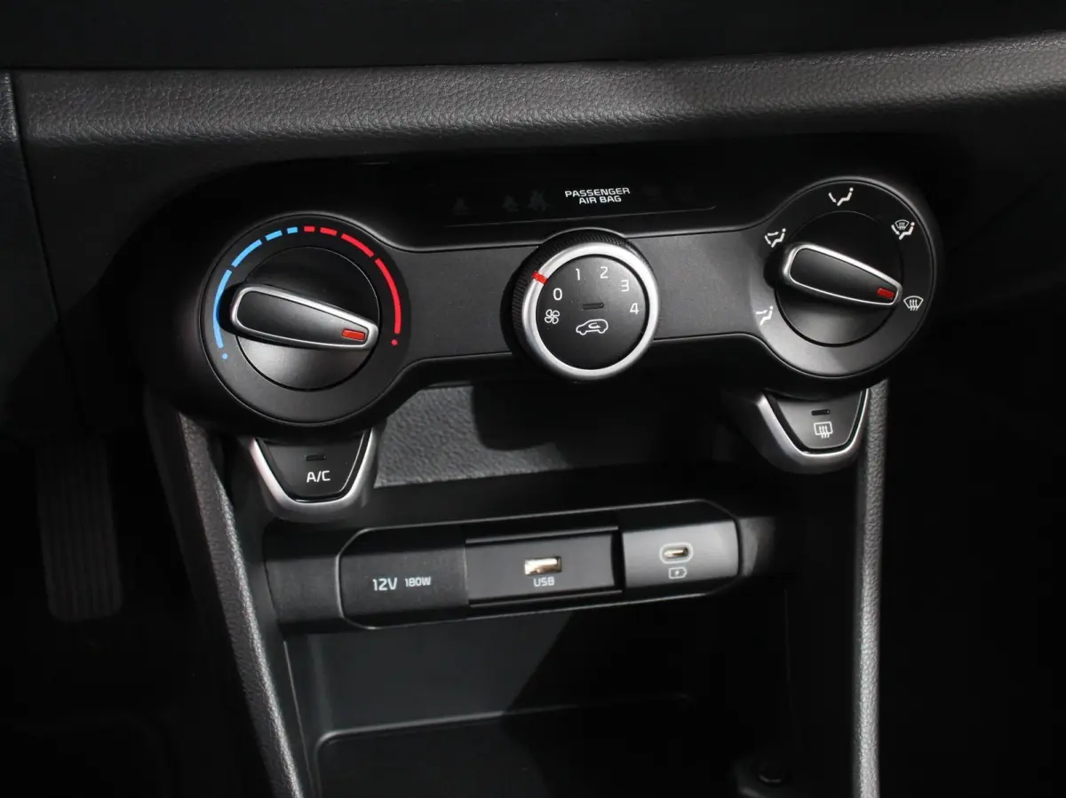 1.0 DPI DynamicLine Automaat Navigatie Apple Carplay/Android auto Airco Camera DAB Bluetooth
