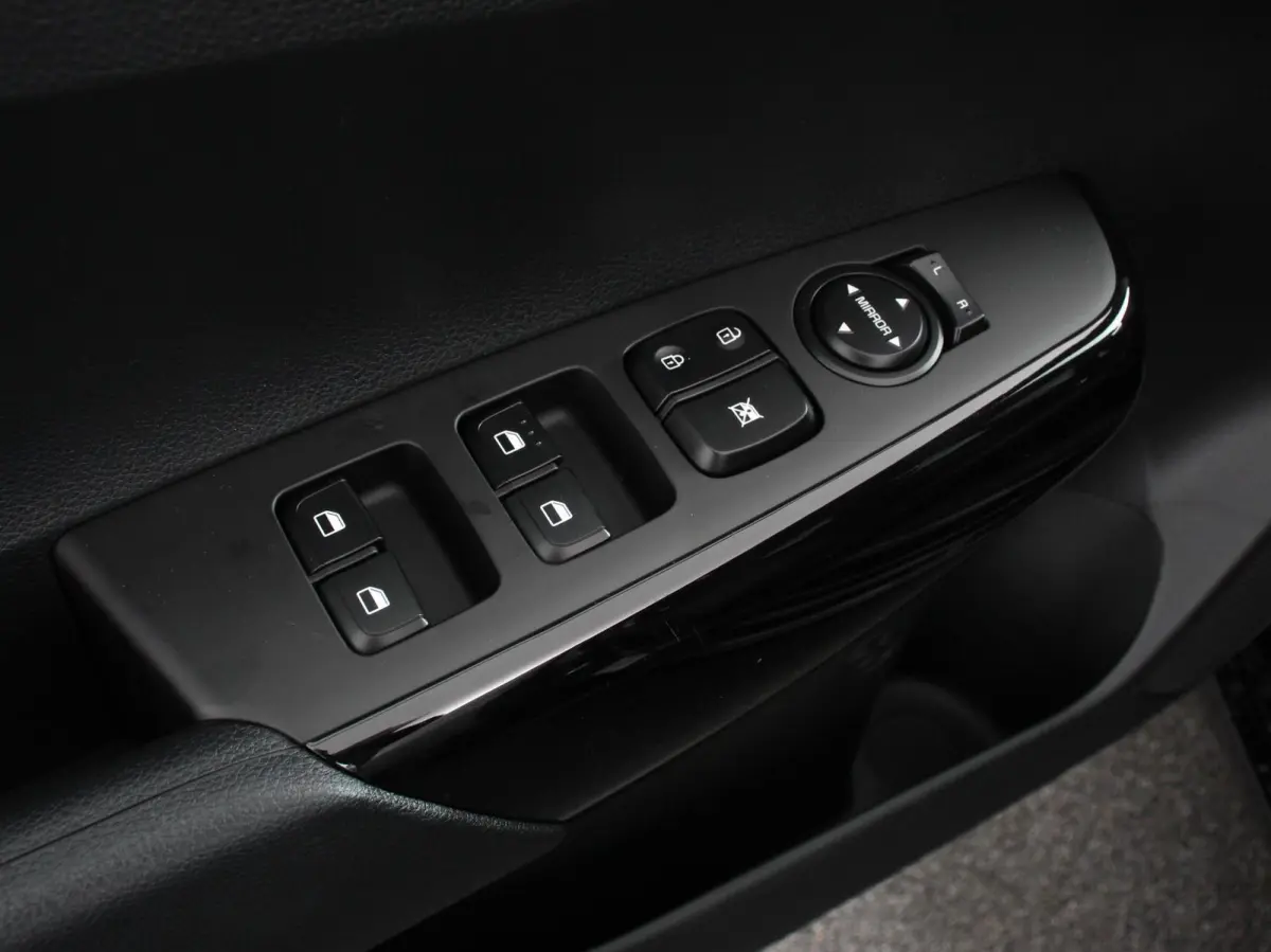 1.0 DPI DynamicLine Automaat Navigatie Apple Carplay/Android auto Airco Camera DAB Bluetooth