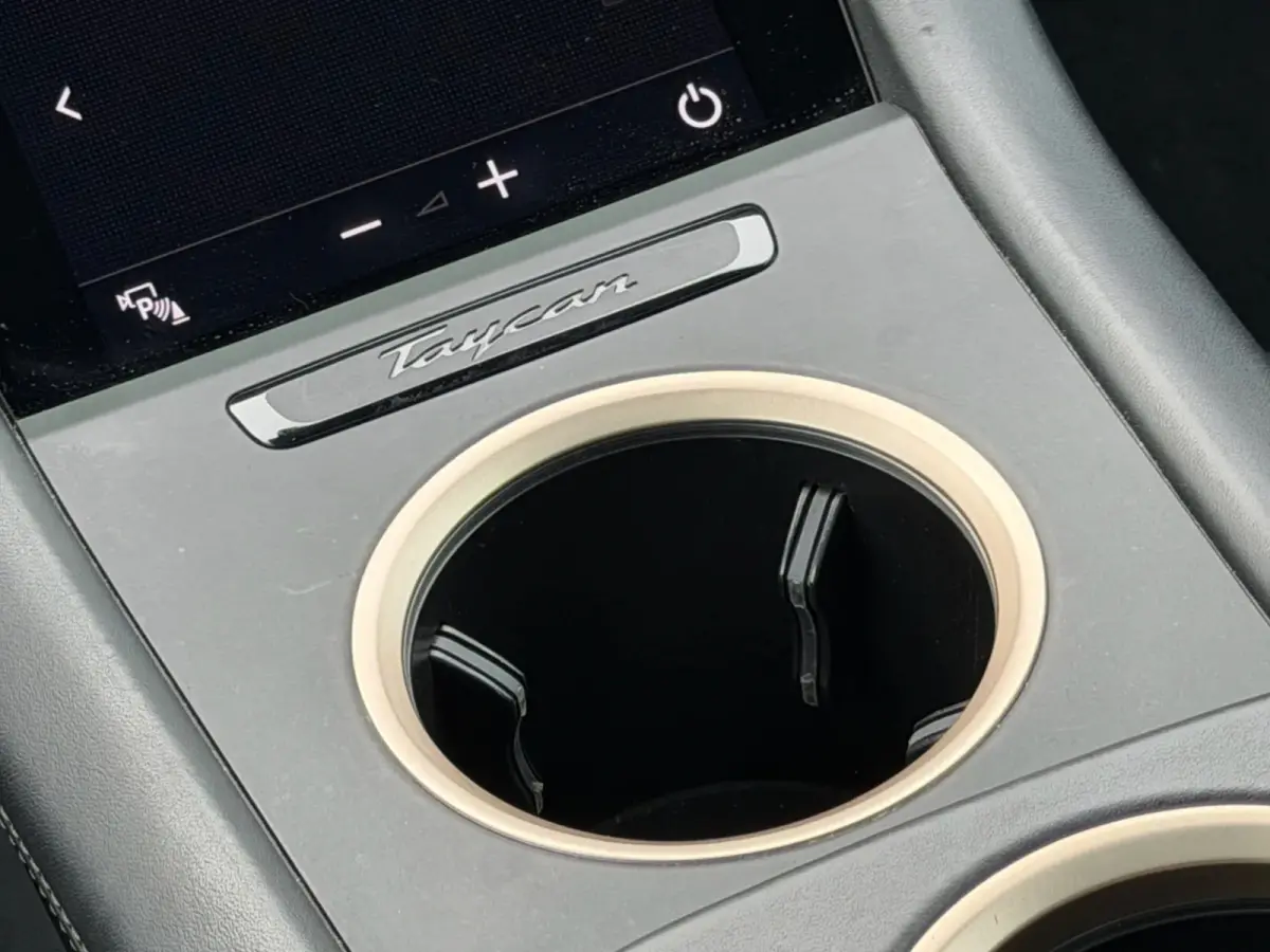 Performance 84 kWh 93% SoH (NL-auto, Panorama, Sport Chrono, Ledere Dash, 360 Camera, StoelVerkoel, CarPlay, Etc)