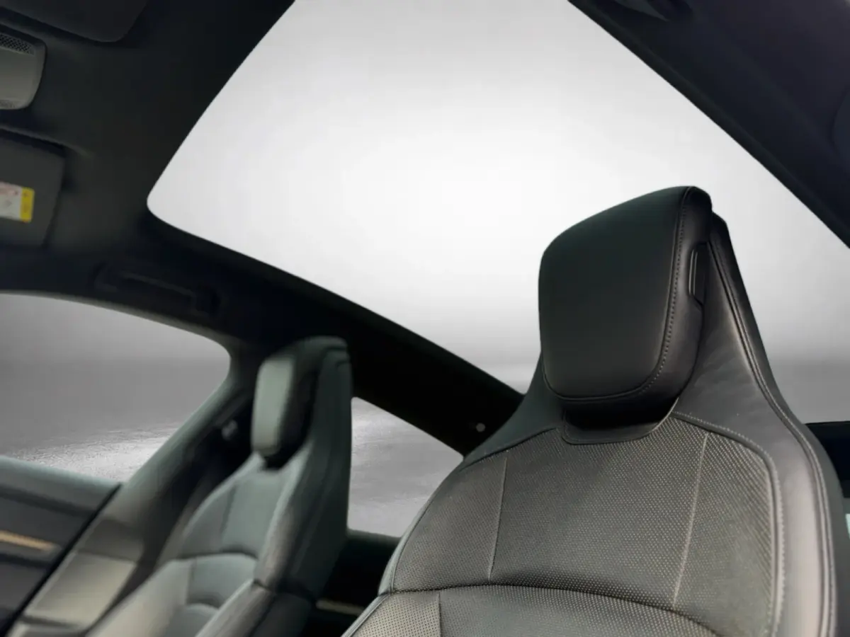 Performance 84 kWh 93% SoH (NL-auto, Panorama, Sport Chrono, Ledere Dash, 360 Camera, StoelVerkoel, CarPlay, Etc)
