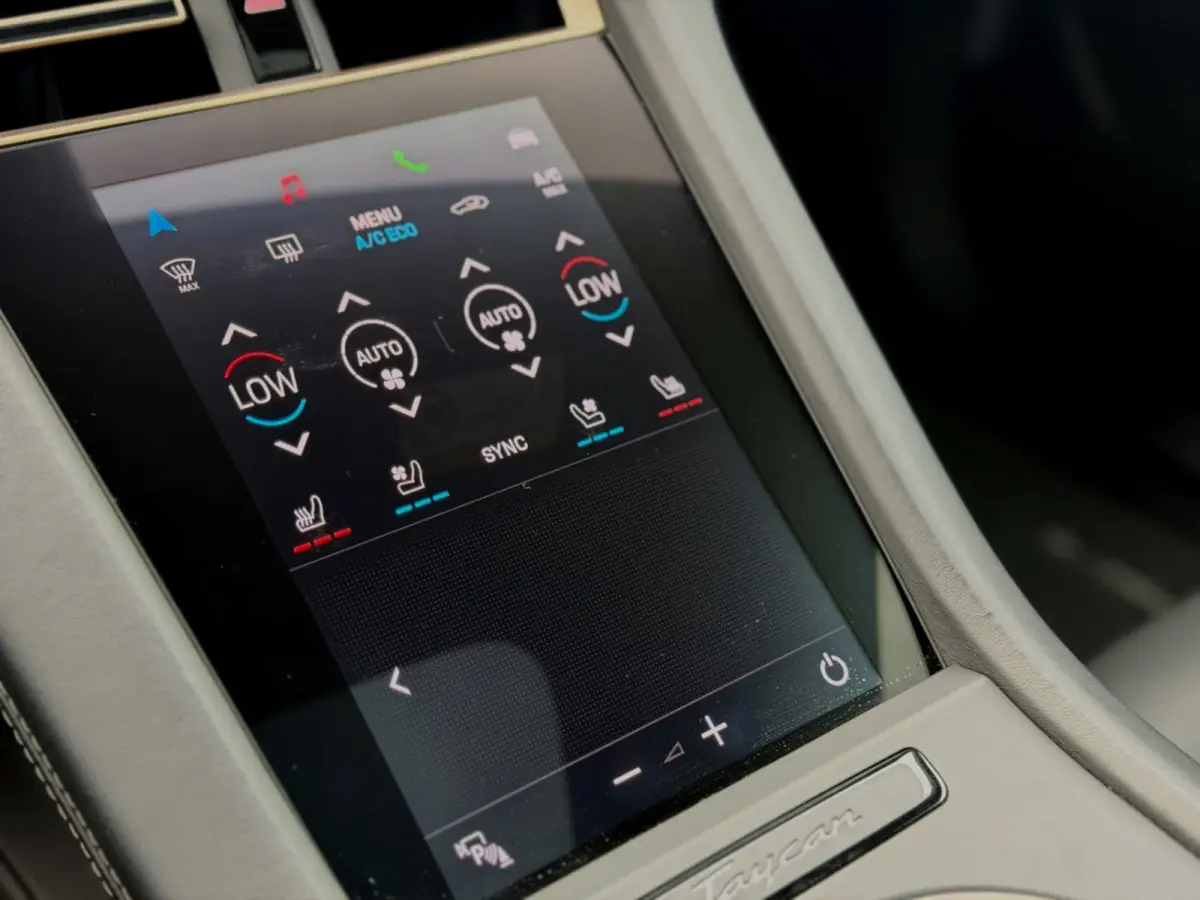 Performance 84 kWh 93% SoH (NL-auto, Panorama, Sport Chrono, Ledere Dash, 360 Camera, StoelVerkoel, CarPlay, Etc)