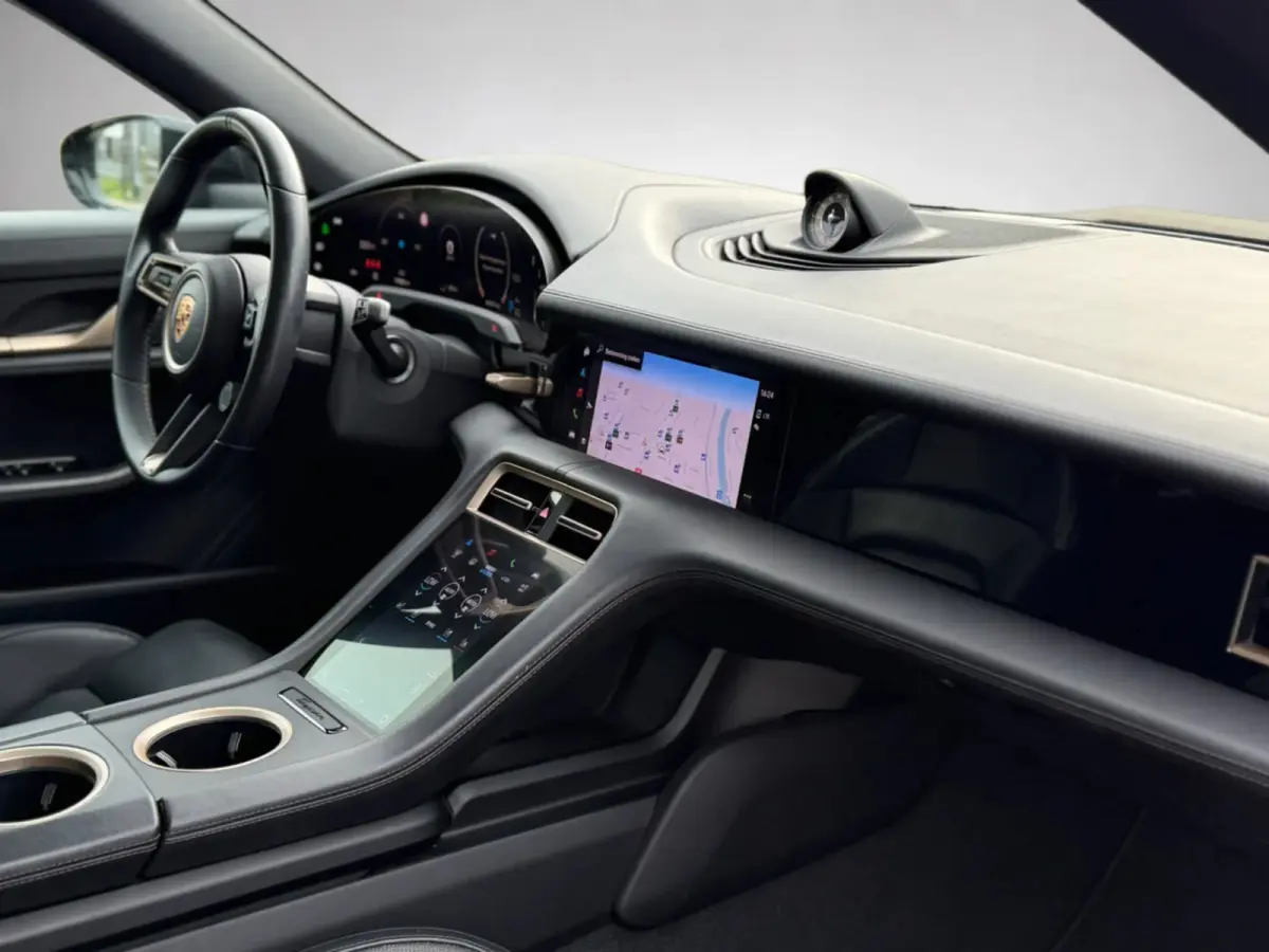 Performance 84 kWh 93% SoH (NL-auto, Panorama, Sport Chrono, Ledere Dash, 360 Camera, StoelVerkoel, CarPlay, Etc)