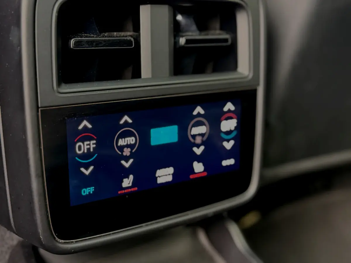 Performance 84 kWh 93% SoH (NL-auto, Panorama, Sport Chrono, Ledere Dash, 360 Camera, StoelVerkoel, CarPlay, Etc)