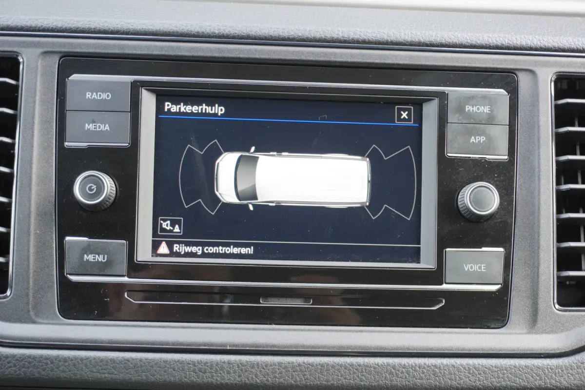 180pk L3H3/L2H2 Airco Cruise control Apple Carplay Parkeersensoren 3-zits Airco Standkachel