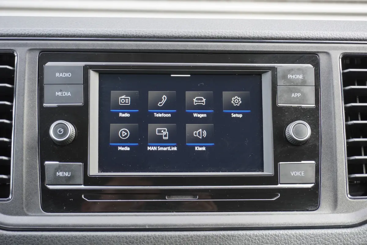 180pk L3H3/L2H2 Airco Cruise control Apple Carplay Parkeersensoren 3-zits Airco Standkachel