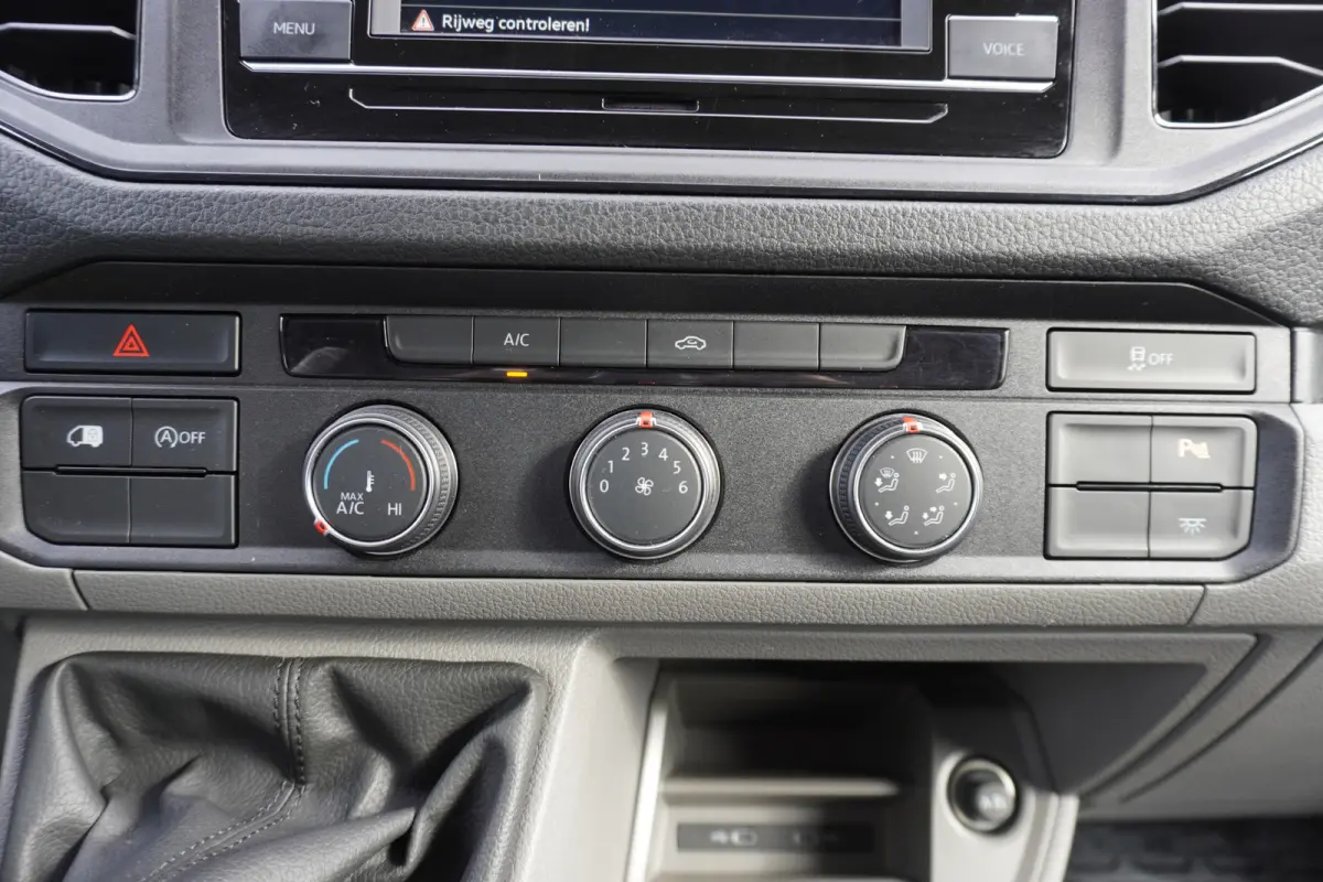 180pk L3H3/L2H2 Airco Cruise control Apple Carplay Parkeersensoren 3-zits Airco Standkachel