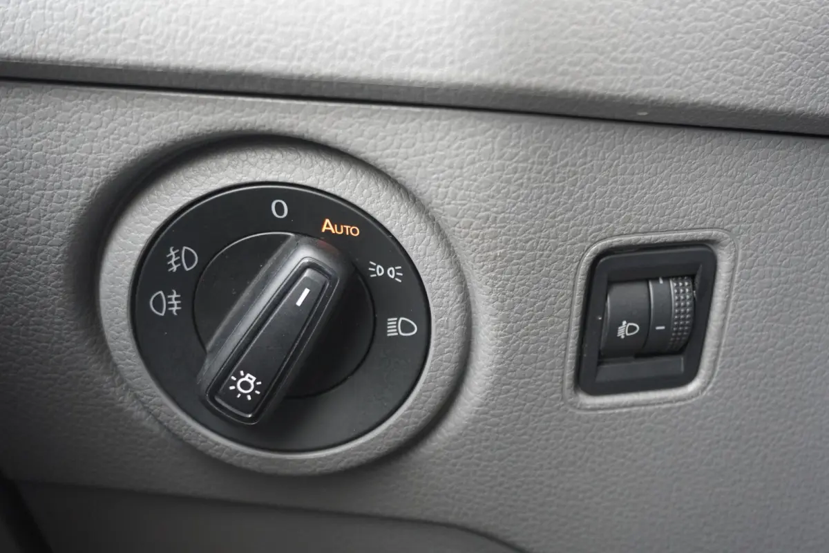 180pk L3H3/L2H2 Airco Cruise control Apple Carplay Parkeersensoren 3-zits Airco Standkachel
