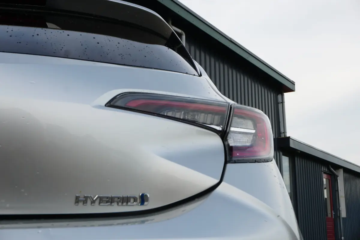 2.0 Hybrid Executive JBL ✓1E EIGENAAR ✓DEALERONDERHOUDEN ✓CAMERA ✓TREKHAAK✓STOELVERWARMING