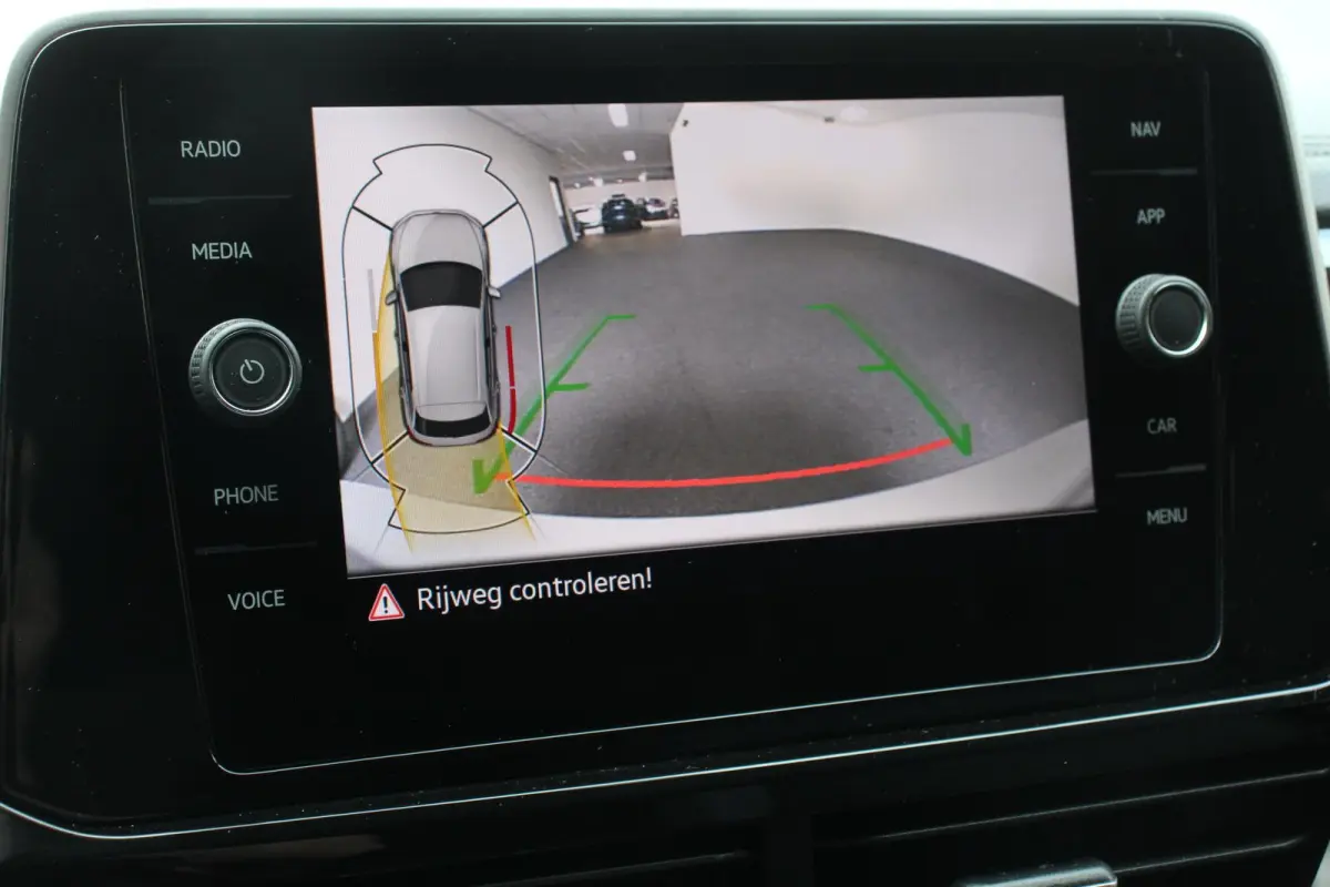 1.5 TSI 150pk DSG R-Line Navigatie Apple Carplay/Android Auto Parkeersensoren Camera Blind Spot Assist Adaptieve Cruise Control Elektrische achterklep Stoel- en stuurverwarming Climate Contr