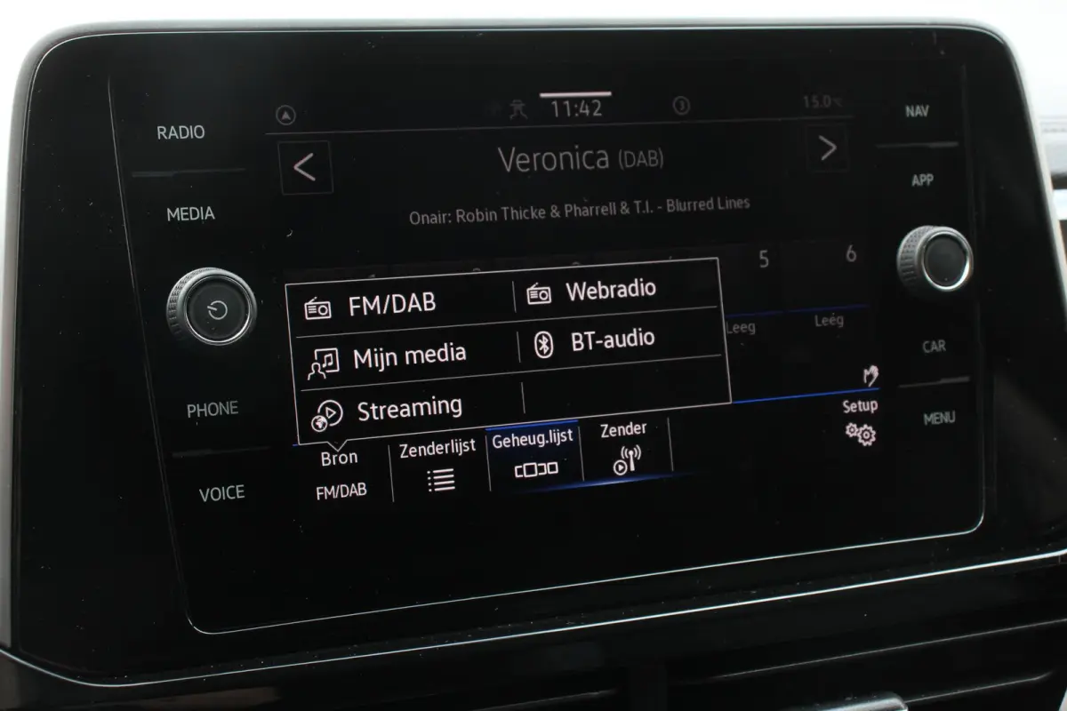 1.5 TSI 150pk DSG R-Line Navigatie Apple Carplay/Android Auto Parkeersensoren Camera Blind Spot Assist Adaptieve Cruise Control Elektrische achterklep Stoel- en stuurverwarming Climate Contr