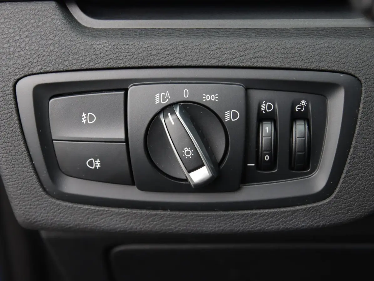xDrive25e High Executive | SOH 86% | Panoramadak | Afneembare trekhaak