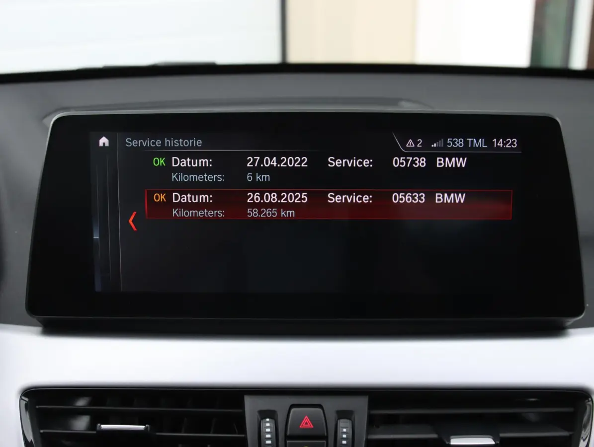 xDrive25e High Executive | SOH 86% | Panoramadak | Afneembare trekhaak