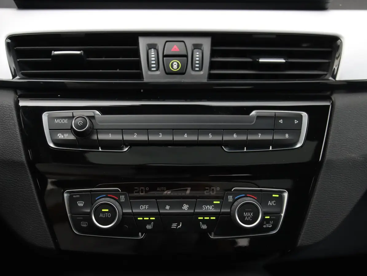 xDrive25e High Executive | SOH 86% | Panoramadak | Afneembare trekhaak