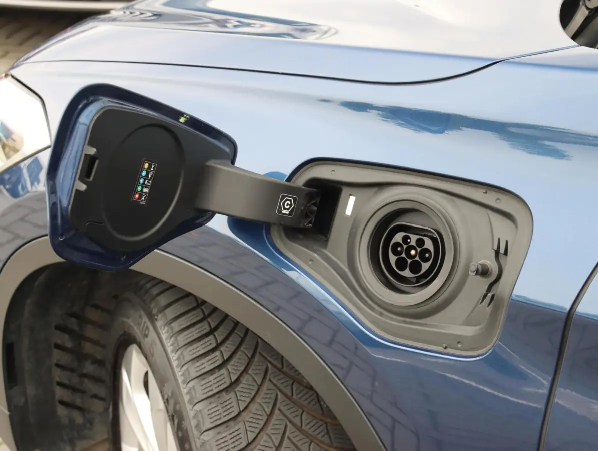 xDrive25e High Executive | SOH 86% | Panoramadak | Afneembare trekhaak