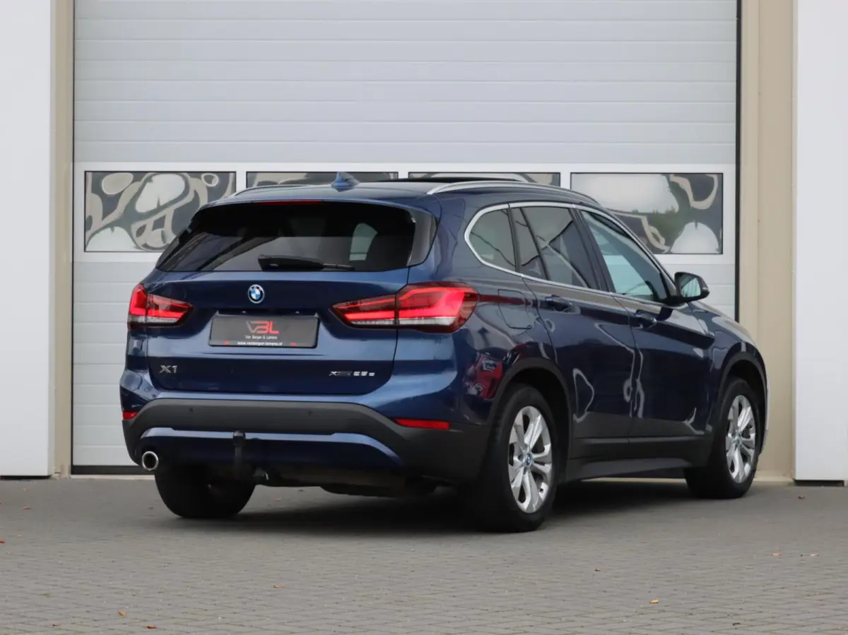 xDrive25e High Executive | SOH 86% | Panoramadak | Afneembare trekhaak