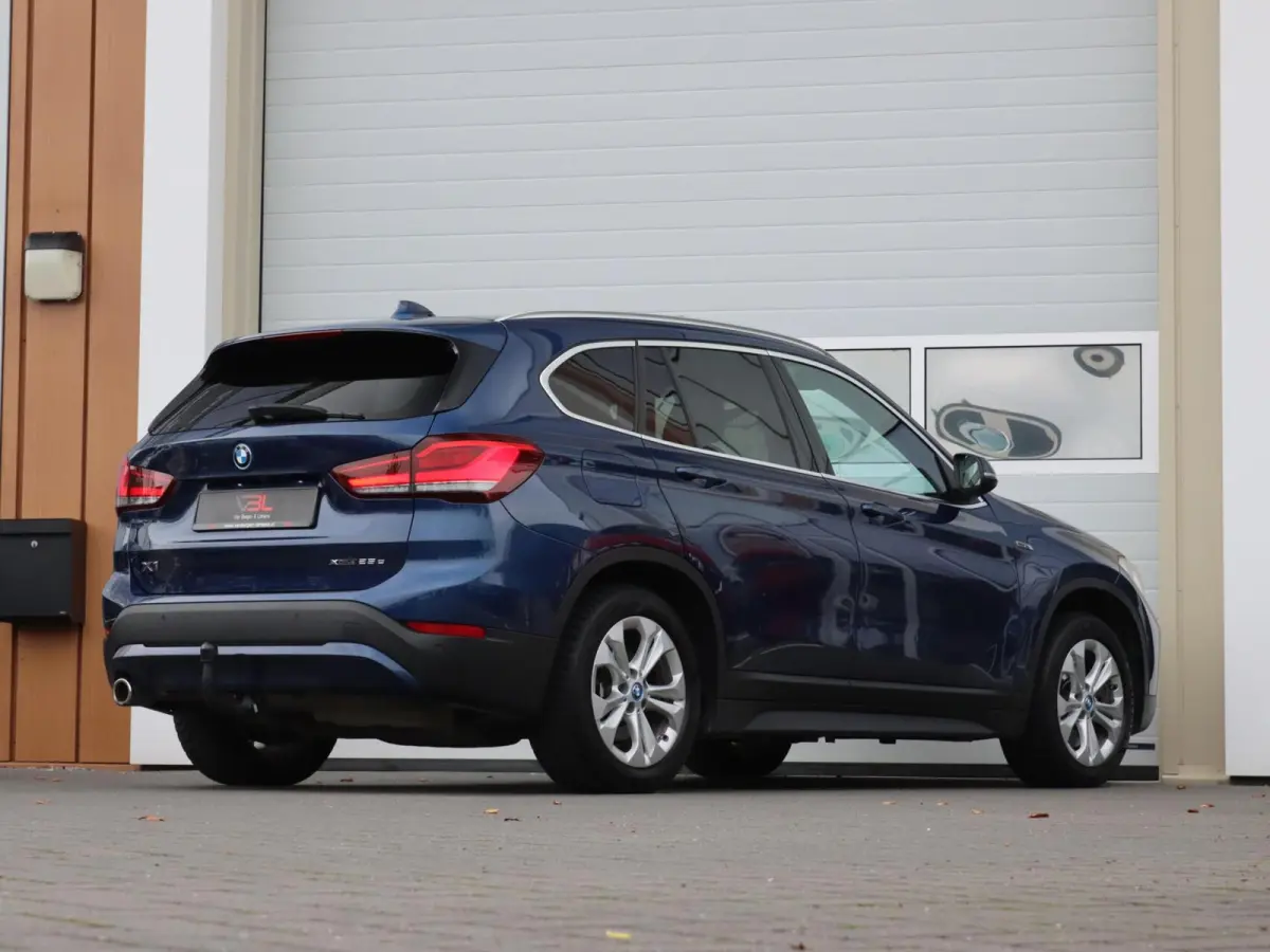 xDrive25e High Executive | SOH 86% | Panoramadak | Afneembare trekhaak