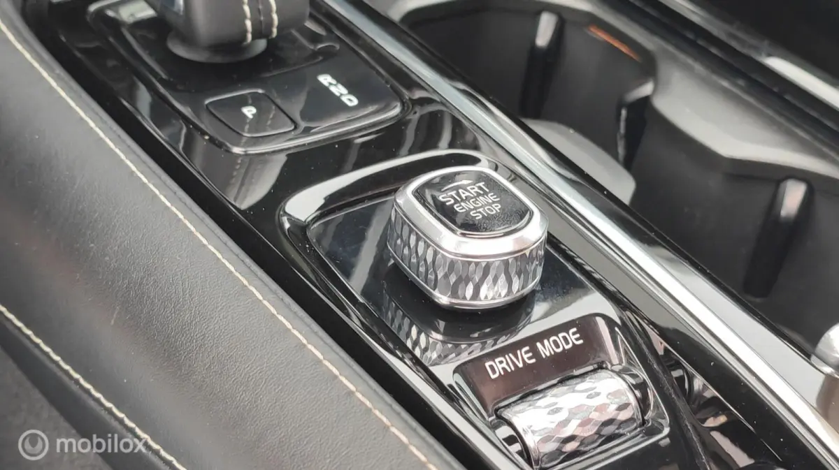 2.0 T8 AWD 390 PK Twin Engine R-Design PANORAMA CAMERA LEER HEADUP ELEK STOELEN