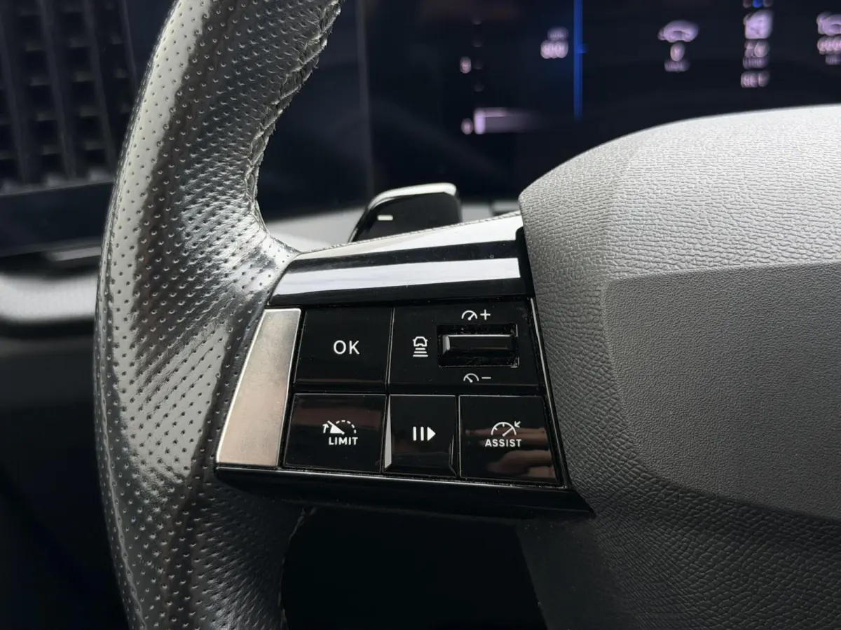 1.2 | Camera | Carplay | ACC | Sensoren