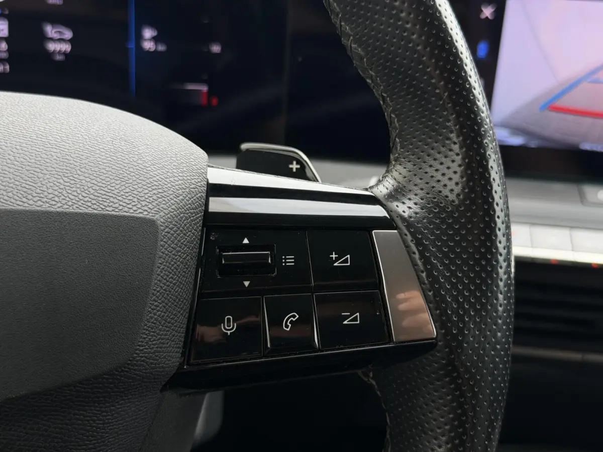 1.2 | Camera | Carplay | ACC | Sensoren