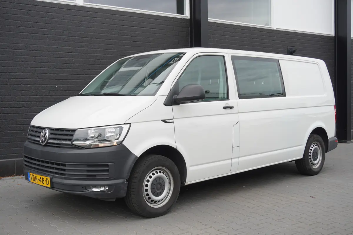 2.0 TDI 150PK L2 Dubbel Cabine EURO 6 - Airco - Cruise - PDC - €15.900,- Excl.