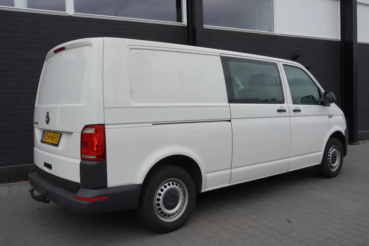 2.0 TDI 150PK L2 Dubbel Cabine EURO 6 - Airco - Cruise - PDC - €15.900,- Excl.