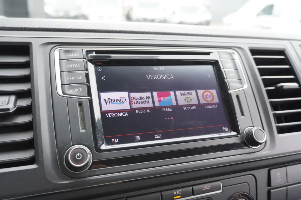 2.0 TDI 150PK L2 Dubbel Cabine EURO 6 - Airco - Cruise - PDC - €15.900,- Excl.