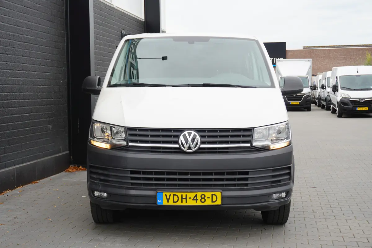 2.0 TDI 150PK L2 Dubbel Cabine EURO 6 - Airco - Cruise - PDC - €15.900,- Excl.