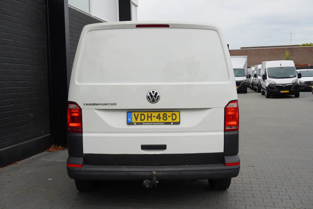 2.0 TDI 150PK L2 Dubbel Cabine EURO 6 - Airco - Cruise - PDC - €15.900,- Excl.
