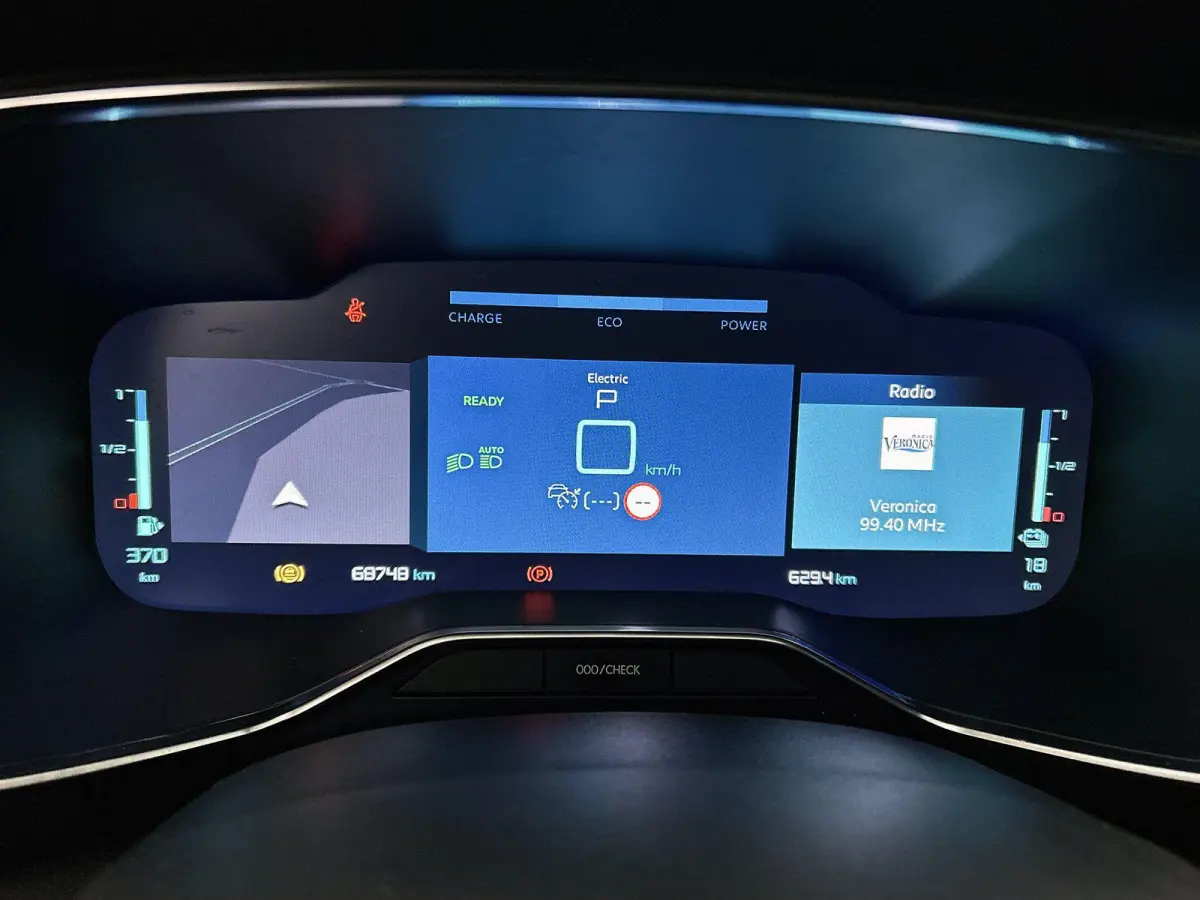 1.6 225pk Plug-in Hybrid Business Plus Automaat | Navigatie | Climate Control | Adaptieve Cruise Control | Camera Voor + Achter | Elektrische Klep | 18"LMV |