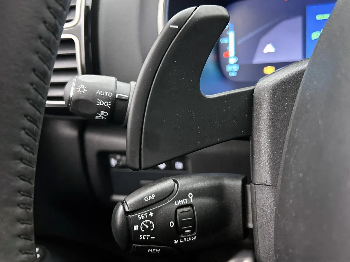 1.6 225pk Plug-in Hybrid Business Plus Automaat | Navigatie | Climate Control | Adaptieve Cruise Control | Camera Voor + Achter | Elektrische Klep | 18"LMV |
