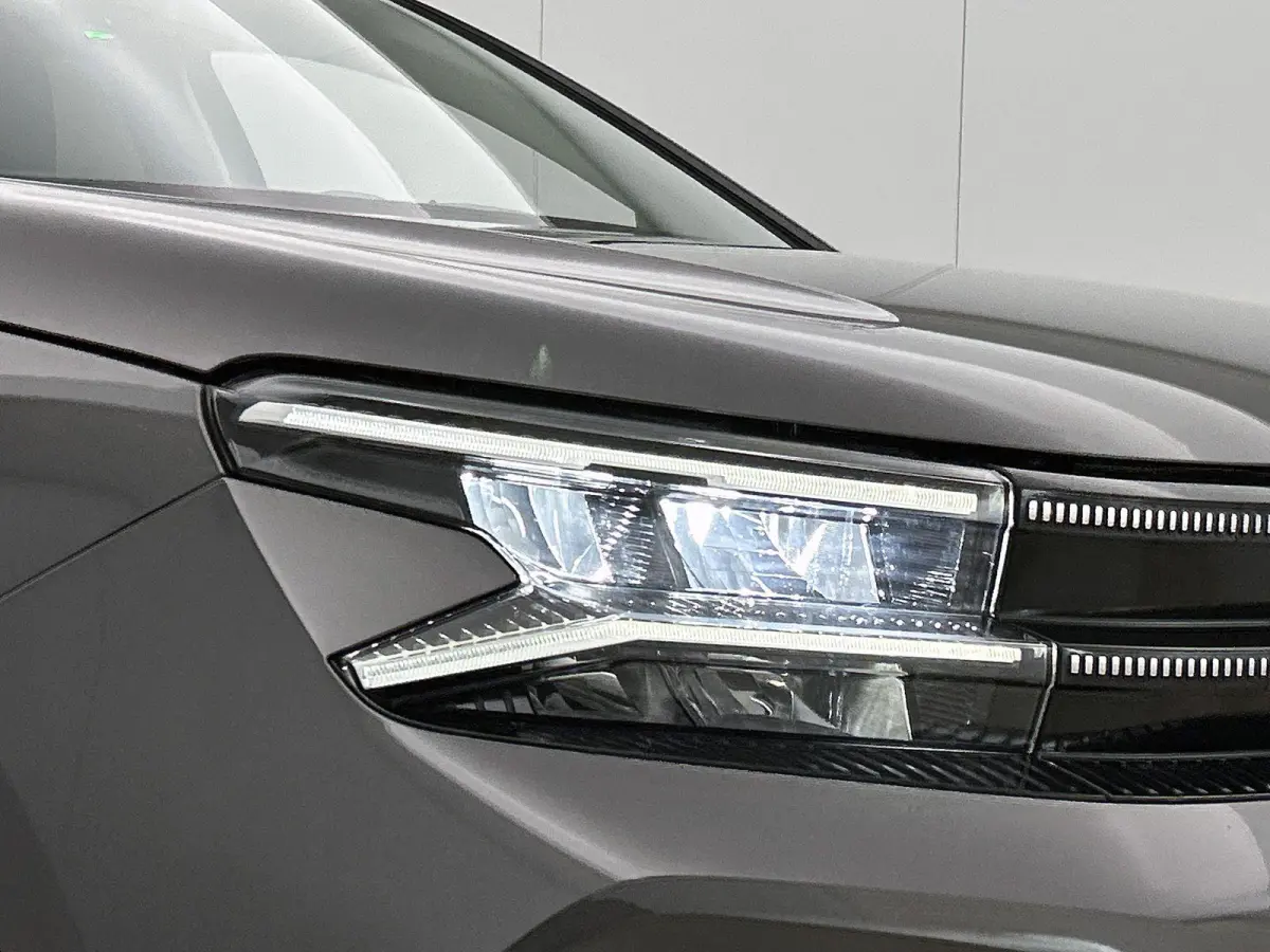 1.6 225pk Plug-in Hybrid Business Plus Automaat | Navigatie | Climate Control | Adaptieve Cruise Control | Camera Voor + Achter | Elektrische Klep | 18"LMV |
