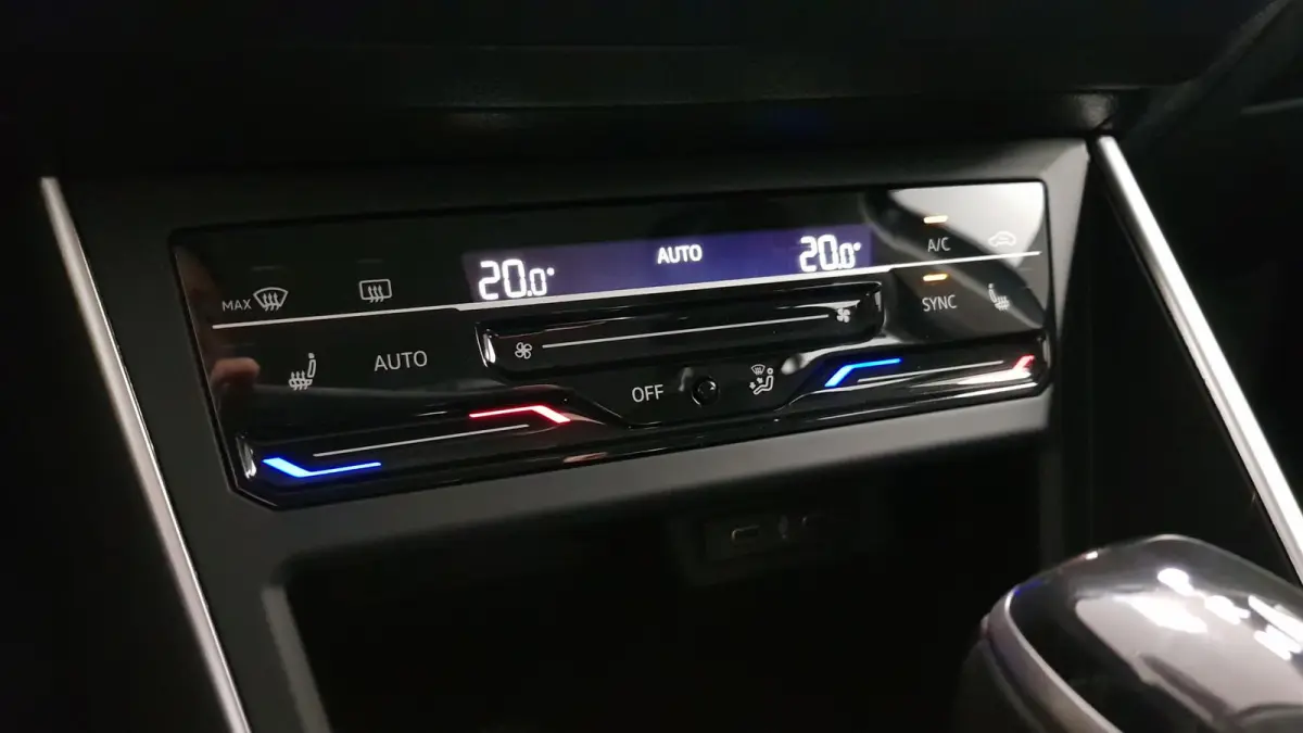 1.0 TSI Automaat Life Navigatie Climate Control Stoelverwarming Digitale cockpit Camera Parkeer sensoren Led DAB