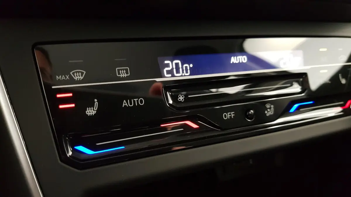 1.0 TSI Automaat Life Navigatie Climate Control Stoelverwarming Digitale cockpit Camera Parkeer sensoren Led DAB