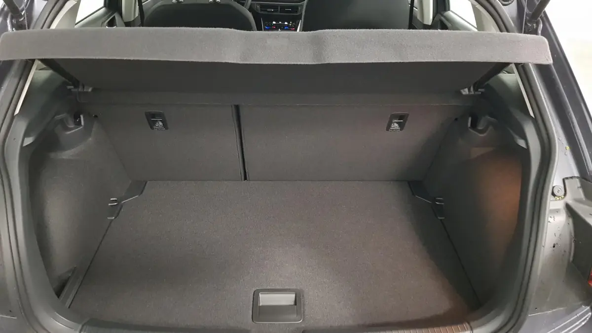 1.0 TSI Automaat Life Navigatie Climate Control Stoelverwarming Digitale cockpit Camera Parkeer sensoren Led DAB