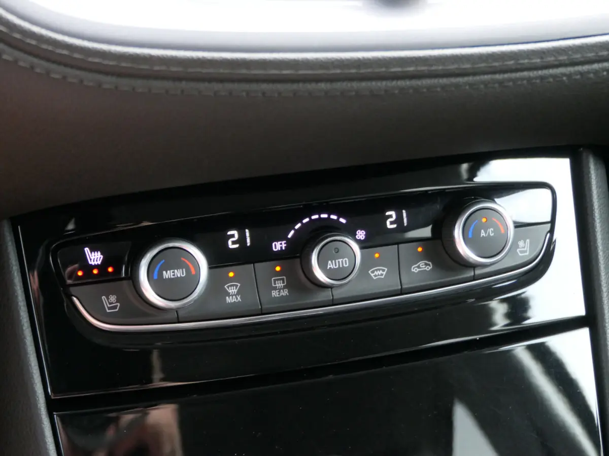 1.2 Turbo Innovation Automaat | LED Matrix | Leder