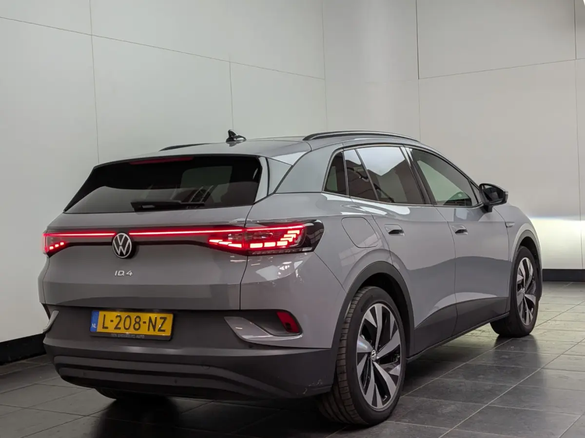 Tech 77 kWh 204 pk | SoH 93,44% | Elektrische stoel | Stoel/stuur verwarming | HUD |
