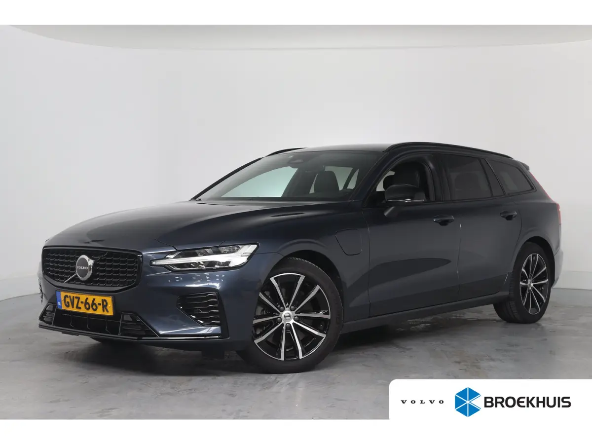 2.0 T6 Plug-in hybrid AWD Plus Dark | Trekhaak Elektr | SOH 99% | Voorstoelen elektr. | Harman en Kardon | Leder | Camera | Adaptive Cruise | Stoel-/Stuurverwarming | Elektr Achterklep