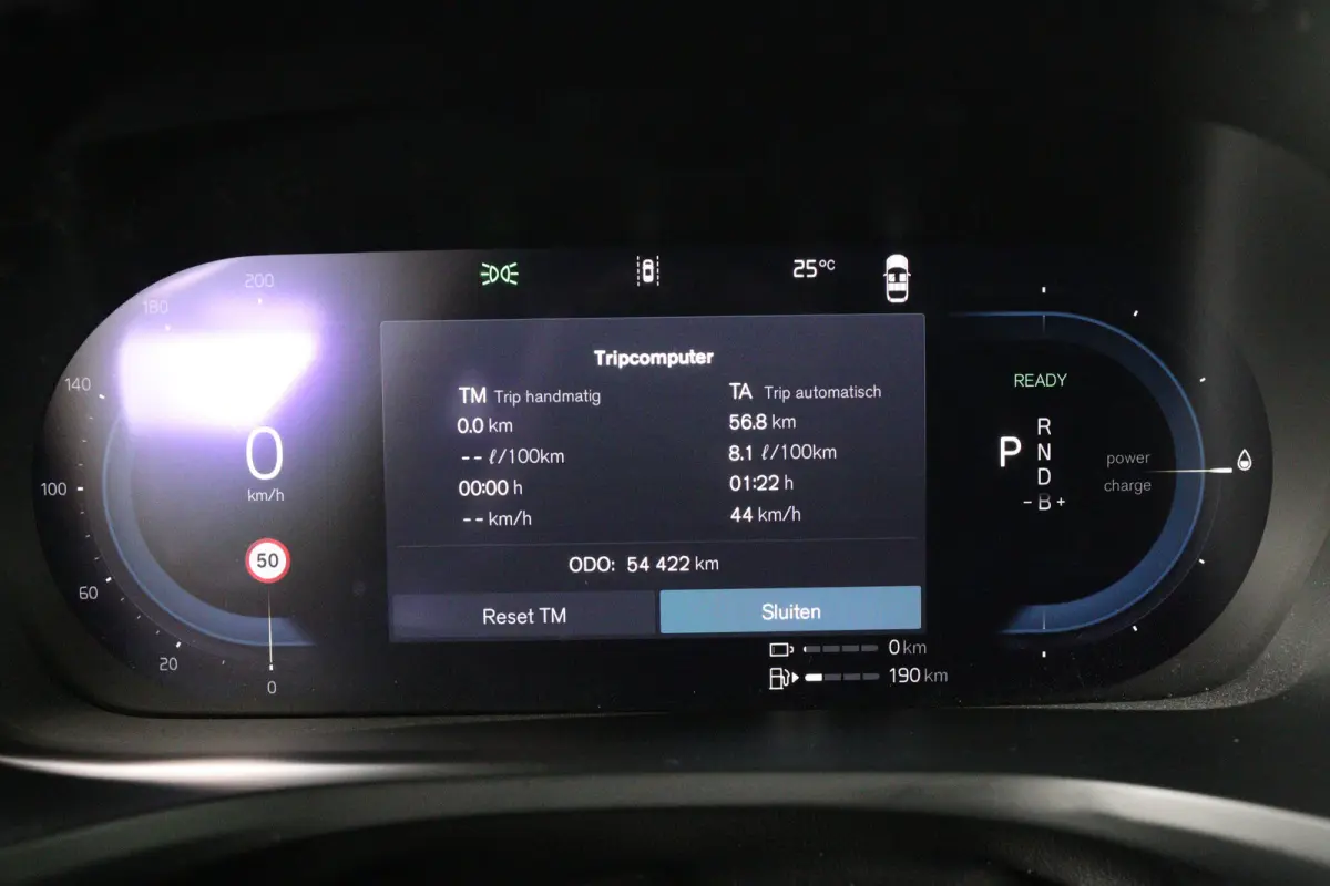 2.0 T6 Plug-in hybrid AWD Plus Dark | Trekhaak Elektr | SOH 99% | Voorstoelen elektr. | Harman en Kardon | Leder | Camera | Adaptive Cruise | Stoel-/Stuurverwarming | Elektr Achterklep
