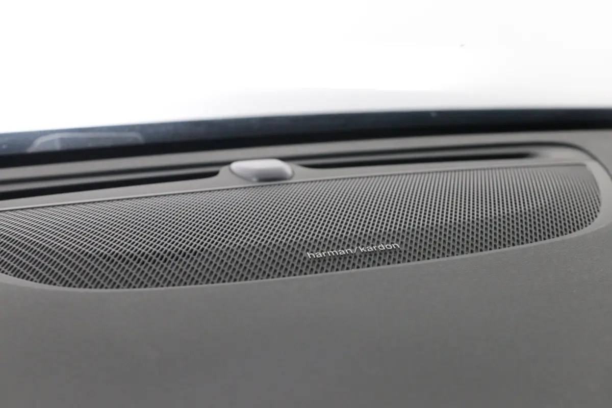 2.0 T6 Plug-in hybrid AWD Plus Dark | Trekhaak Elektr | SOH 99% | Voorstoelen elektr. | Harman en Kardon | Leder | Camera | Adaptive Cruise | Stoel-/Stuurverwarming | Elektr Achterklep
