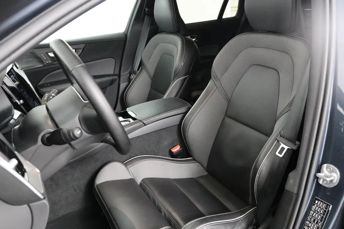 2.0 T6 Plug-in hybrid AWD Plus Dark | Trekhaak Elektr | SOH 99% | Voorstoelen elektr. | Harman en Kardon | Leder | Camera | Adaptive Cruise | Stoel-/Stuurverwarming | Elektr Achterklep