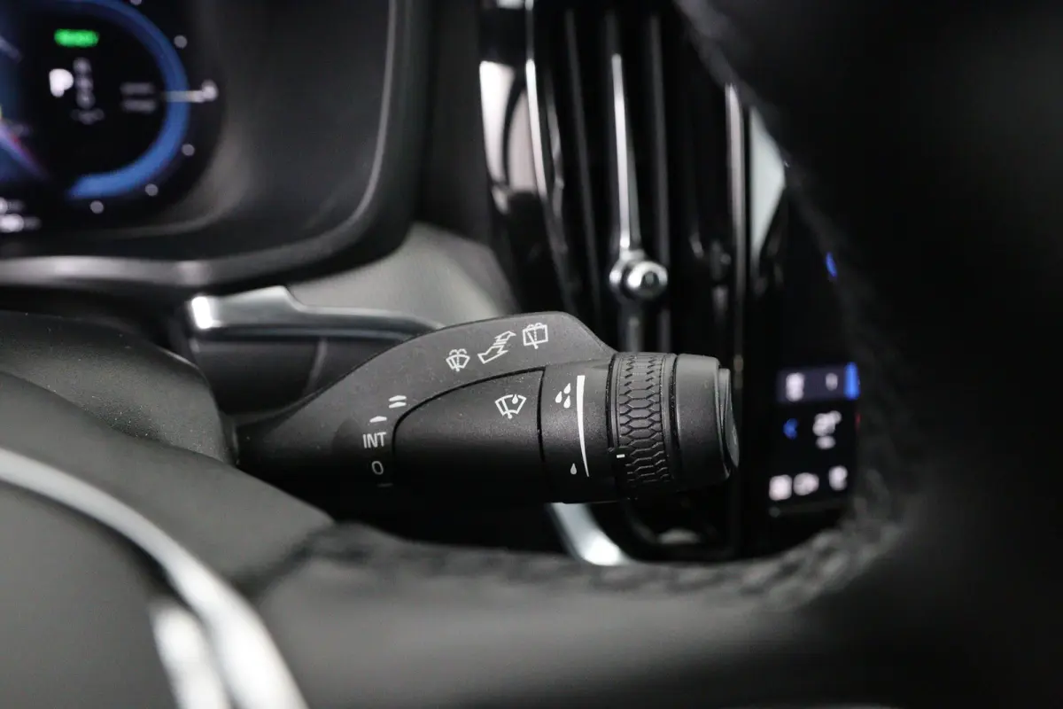 2.0 T6 Plug-in hybrid AWD Plus Dark | Trekhaak Elektr | SOH 99% | Voorstoelen elektr. | Harman en Kardon | Leder | Camera | Adaptive Cruise | Stoel-/Stuurverwarming | Elektr Achterklep